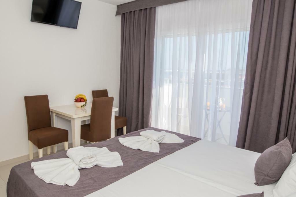 Apartmani Nela ซูโตมอเร ภายนอก รูปภาพ